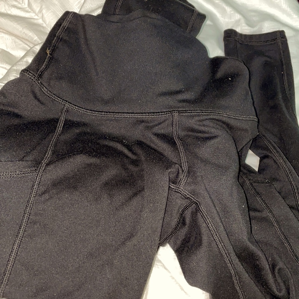 Black aerie leggings with pockets